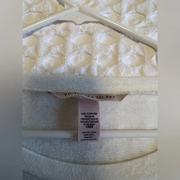 PINK Victoria’s Secret XS 4-Piece Bundle - Picture 16 of 16